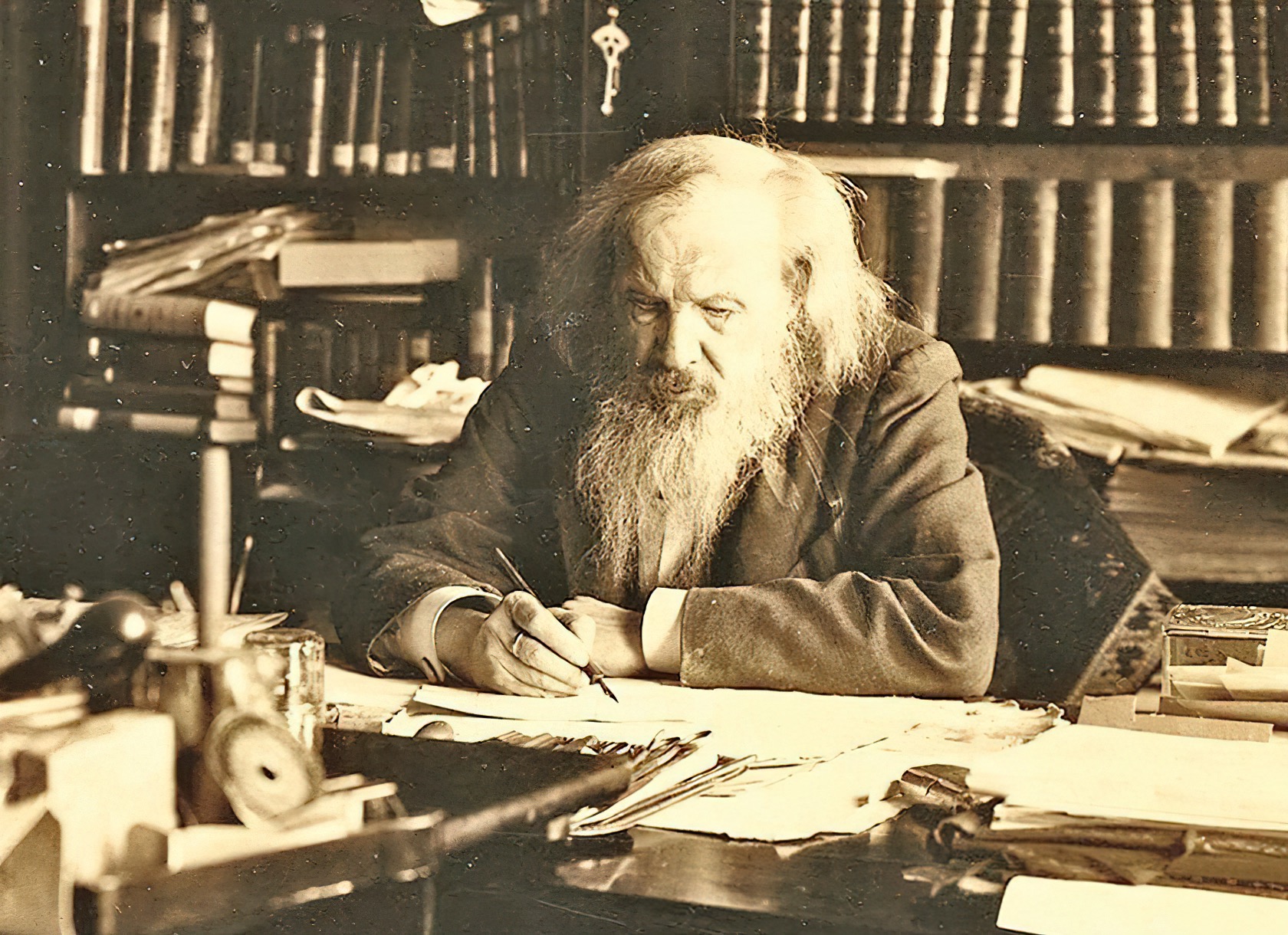 Древний русский ученый. Менделеев (1834–1907). Д.И. Менделеев (1834-1907).